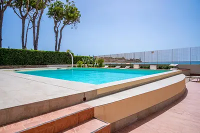 Piscina di Villa Calliope Pool sea View o nelle vicinanze