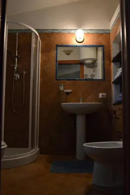 Bagno di CaSotto il Carrubo, a 100 mt dal mare!