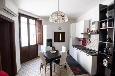 Cucina o angolo cottura di La Marina House - Al Duomo
