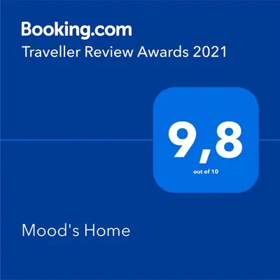 Certificato, attestato, insegna o altro documento esposto da Mood's Home