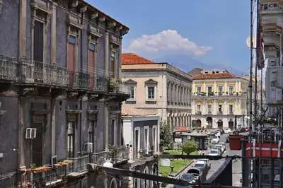 Vista generica su Catania o vista sulla città dall'interno dell'appartamento