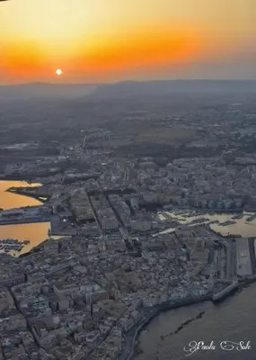 Alba o tramonto visti dall'interno della casa vacanze o dai dintorni