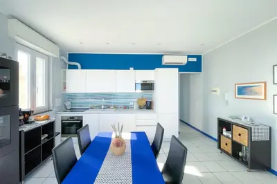 Cucina o angolo cottura di La CASA sul MARE