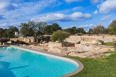 Piscina di Le Cave di Fontane Bianche o nelle vicinanze
