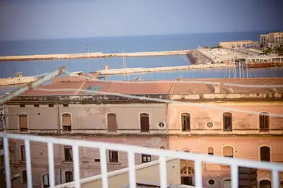 Vista generica sul mare o vista sul mare dall'interno dell'appartamento