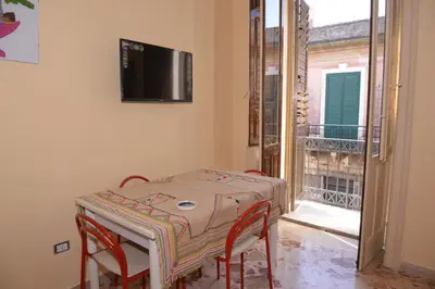 TV o dispositivi per l'intrattenimento presso strada del corso da Alberto