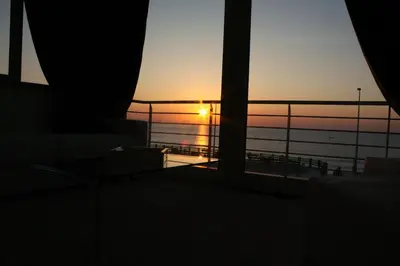 Alba o tramonto visti dall'interno del bed & breakfast o dai dintorni