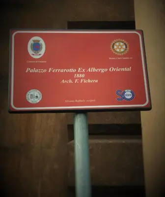 Certificato, attestato, insegna o altro documento esposto da B&B Oriental Palace