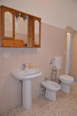 Bagno di la finestra sul cortile da Alberto