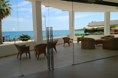 Vista generica sul mare o vista sul mare dall'interno dell'hotel