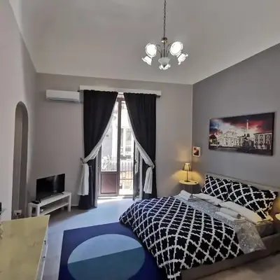 Two Rooms Bellini