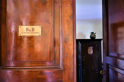 Certificato, attestato, insegna o altro documento esposto da Al Teatro Massimo Suites