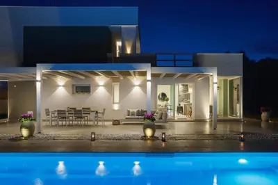 Piscina di Sariva Villa CaseSicule - heated Pool, Beach at 50 m o nelle vicinanze
