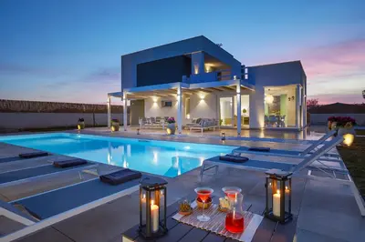 Piscina di Sariva Villa CaseSicule - heated Pool, Beach at 50 m o nelle vicinanze