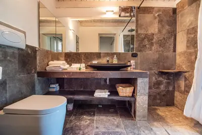 Bagno di Villa La Cava del Val di Noto con piscina privata