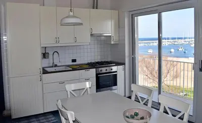 Cucina o angolo cottura di Harbor Houses III