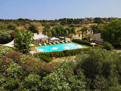 Piscina di Life Hotels Kalaonda Resort o nelle vicinanze