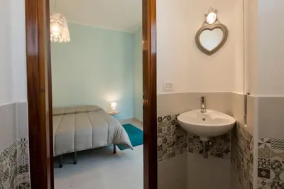 Bagno di Casa Bella - 3 Baths - Walk to Ortigia