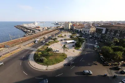 Vista generica sul mare o vista sul mare dall'interno dell'appartamento