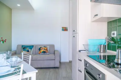 Cucina o angolo cottura di Acacia House - Few meters from the beach