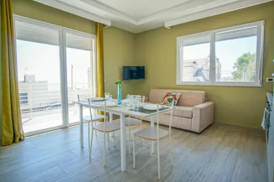 TV o dispositivi per l'intrattenimento presso Aragosta Apartment - Sea View, a few steps from the beach