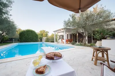 Piscina di Villa Silva - IsulaTravel o nelle vicinanze
