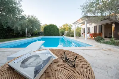 Piscina di Villa Silva - IsulaTravel o nelle vicinanze