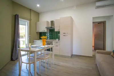 Cucina o angolo cottura di Smeralda House - A few meters from the beach