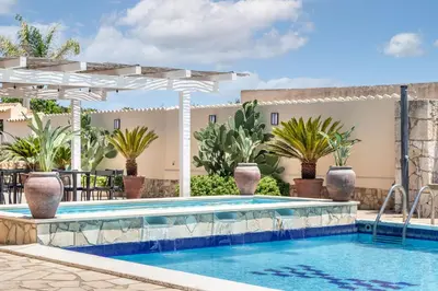 Piscina di Villa Felicia o nelle vicinanze