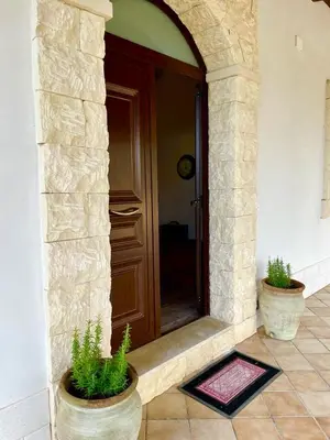 Facciata o entrata di Strelitzia's house with heated pool , private garden and private parking & wi-fi