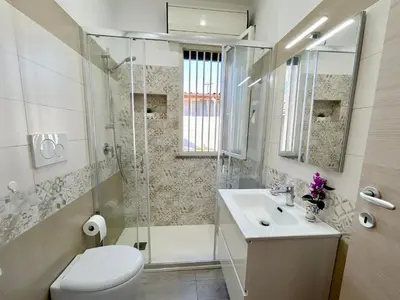 Bagno di Red house near the sandy beach, parking & wi-fi
