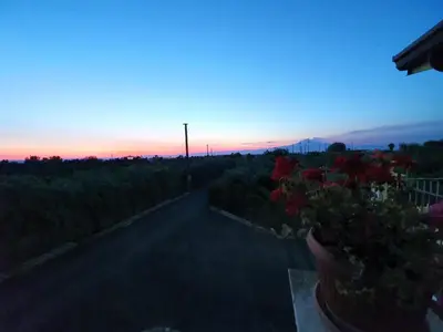 Alba o tramonto visti dall'interno dell'appartamento o dai dintorni