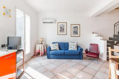 Area soggiorno di Dabbanna house near the sea, parking & wifi
