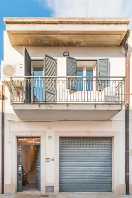 Balcone o terrazza di Dabbanna house near the sea, parking & wifi