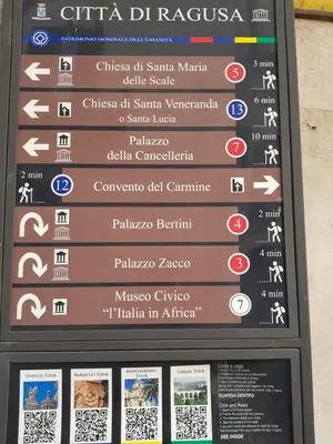 Certificato, attestato, insegna o altro documento esposto da Grand Apartment Ragusa