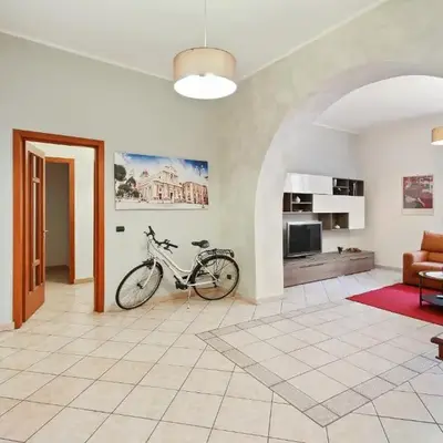 GuestHost - Central Flat with Balconies and Bicycle!