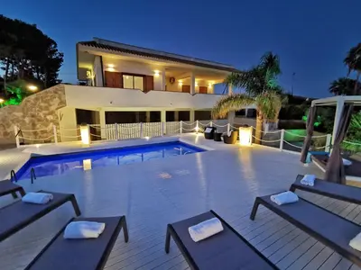 Piscina di Villa Arenile - Seaside - Swimmingpool- Private access to Sea - waterfront - Fontane Bianche - Siracusa o nelle vicinanze