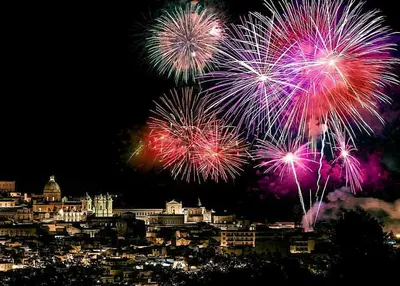 Vista generica su Noto o vista sulla città dall'interno dell'appartamento