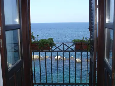Vista generica sul mare o vista sul mare dall'interno dell'hotel
