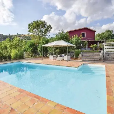 4 Bedroom Stunning Home In Giarratana