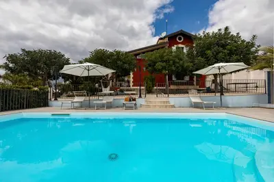 Piscina di Villa del Colle con piscina privata o nelle vicinanze