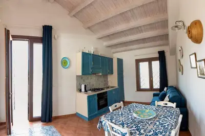 Cucina o angolo cottura di Country House il Gelso e l'Ulivo appartamento in villa l'Ulivo