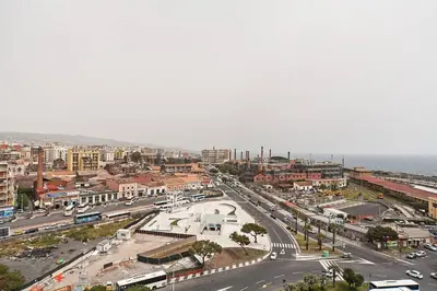 Vista generica sul mare o vista sul mare dall'interno dell'appartamento