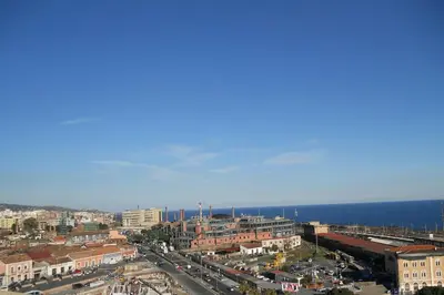 Vista generica sul mare o vista sul mare dall'interno dell'appartamento