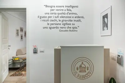 Certificato, attestato, insegna o altro documento esposto da Il Baiocco -Ibla Charme Rooms