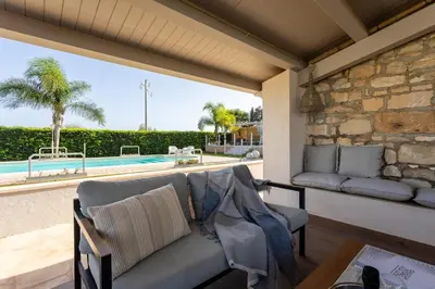 Piscina di ISULATRAVEL - Villa Fenicottero o nelle vicinanze