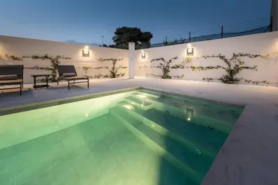 Piscina di ISULATRAVEL - Villa Galene o nelle vicinanze