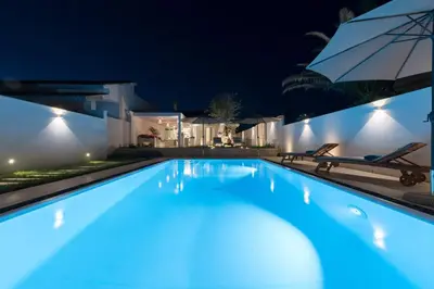 Piscina di ISULATRAVEL - Villa Licia o nelle vicinanze