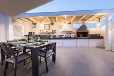 Cucina o angolo cottura di ISULATRAVEL - Villa Licia