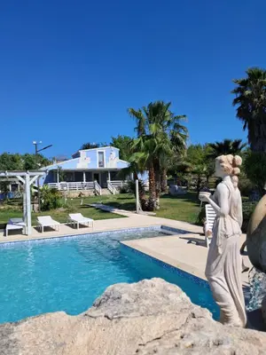 Piscina di LE 2 eMMe o nelle vicinanze